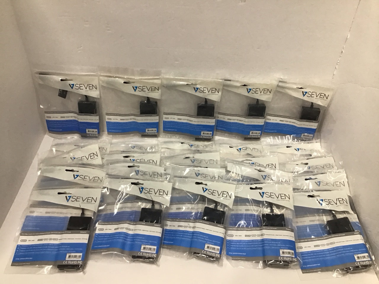 Lot of 25 V7 USB-C Muilti Video Adapter Cable To DisplayPort/HDMI / DVI / VGA 4K