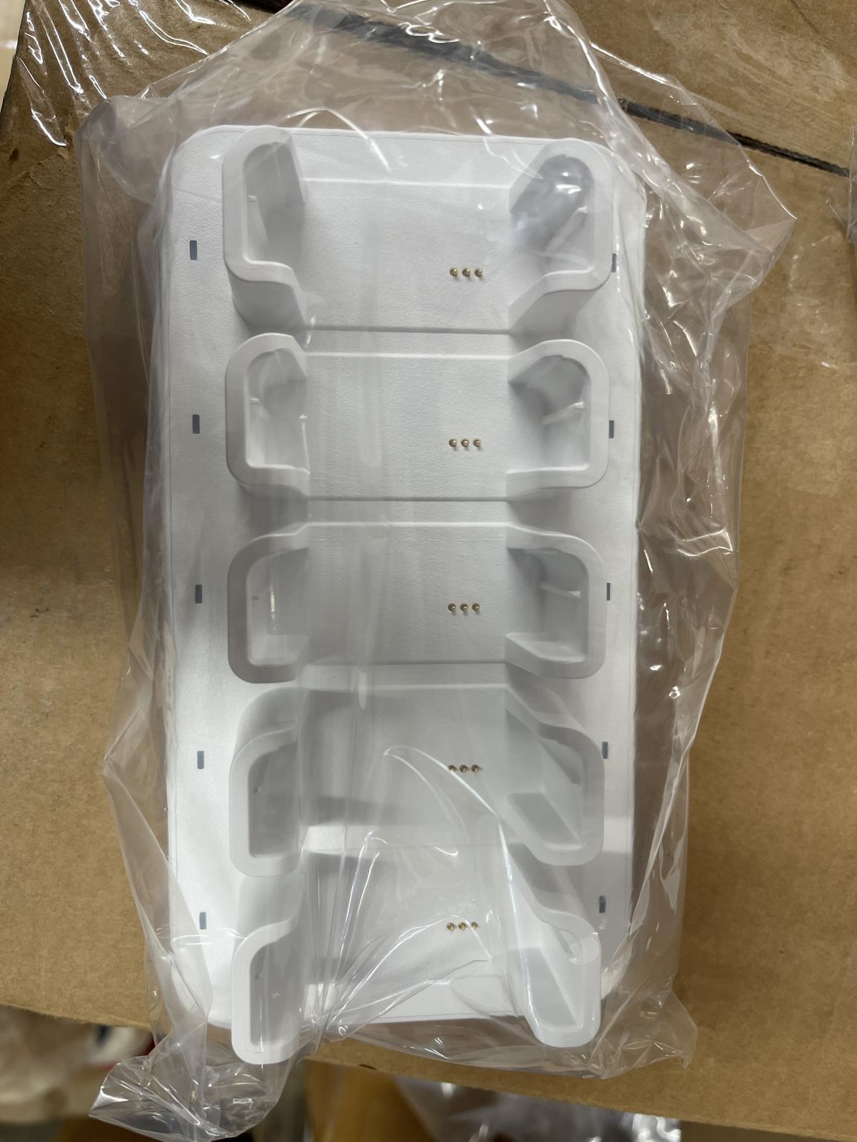 UAG Workflow 5-Slot Battery Charger /w Power Supply 114016BW4130