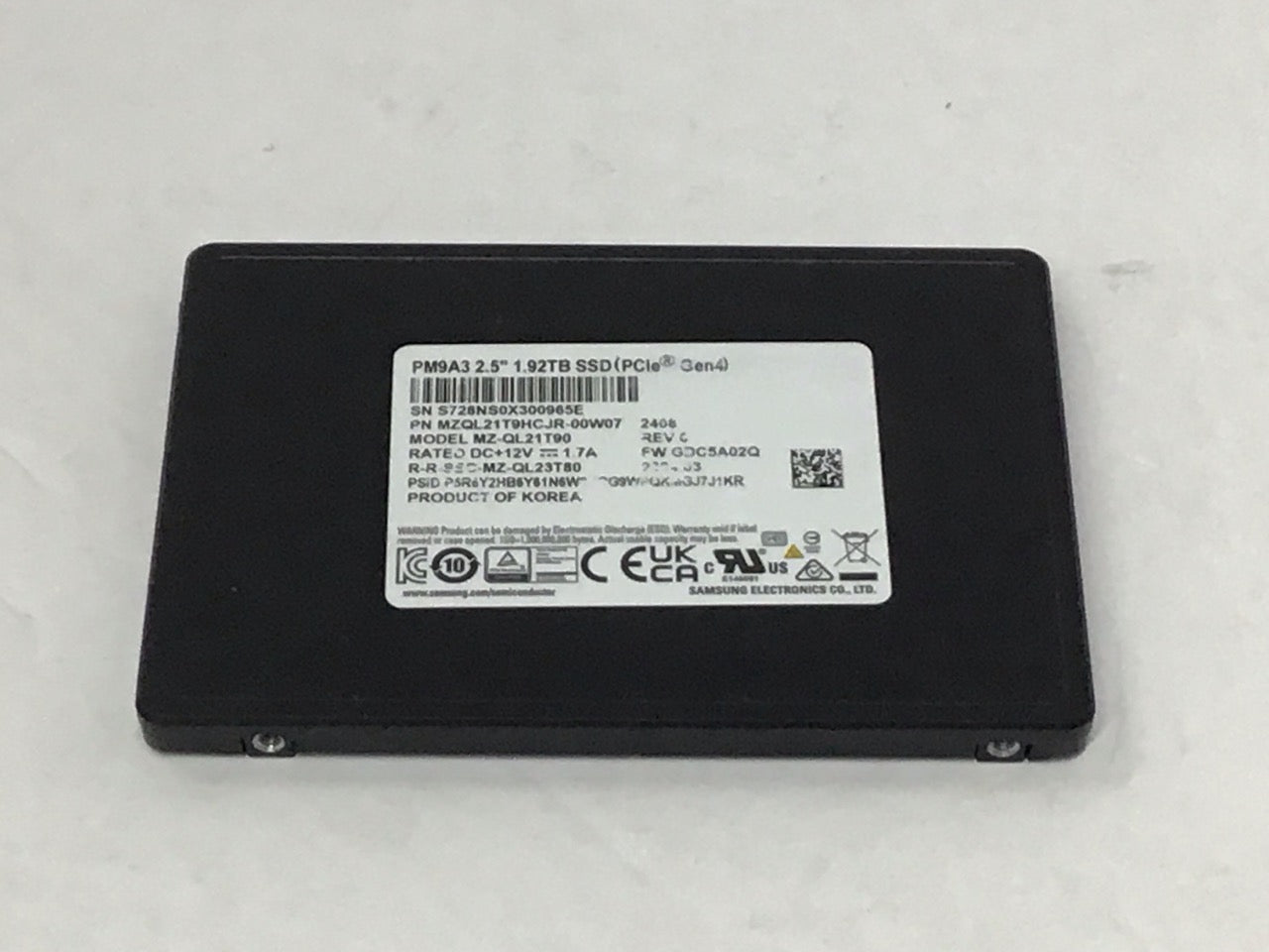 Samsung PM9A3 1.92TB SSD 2.5" NVME SSD Hard Drive MZ-QL21T900