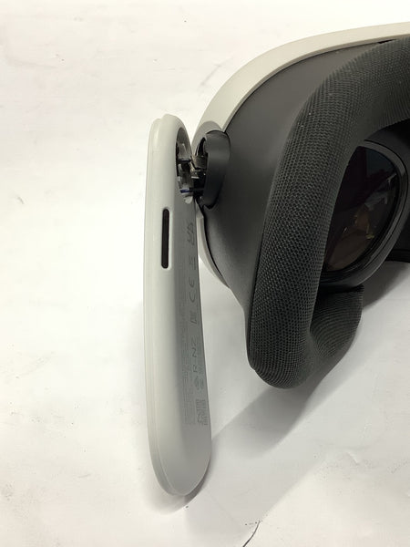 Meta Quest 3 128GB VR Virtual Reality Headset 899-00579-01