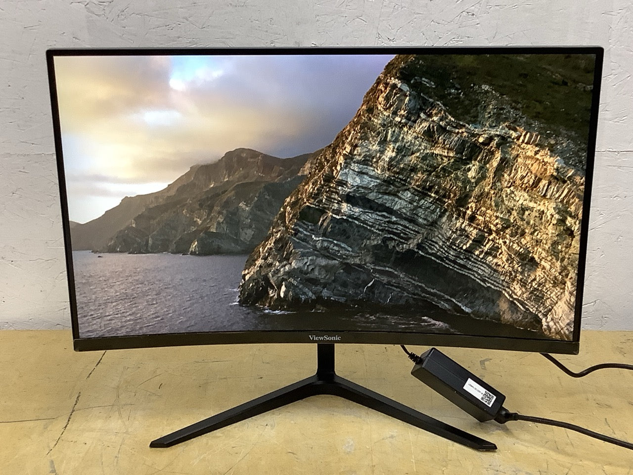 Viewsonic 27" Curved Monitor FHD Gaming AMD FreeSync 1MS VX2718-PC-MHD