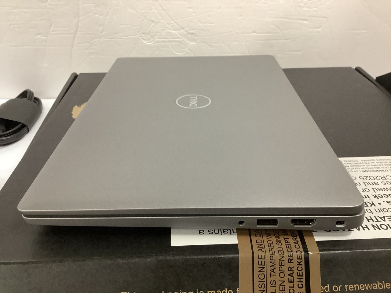 Dell Latitude 5450 14" FHD Intel Ultra 5 135U 32GB 512GB SSD Window 11 Pro P165G