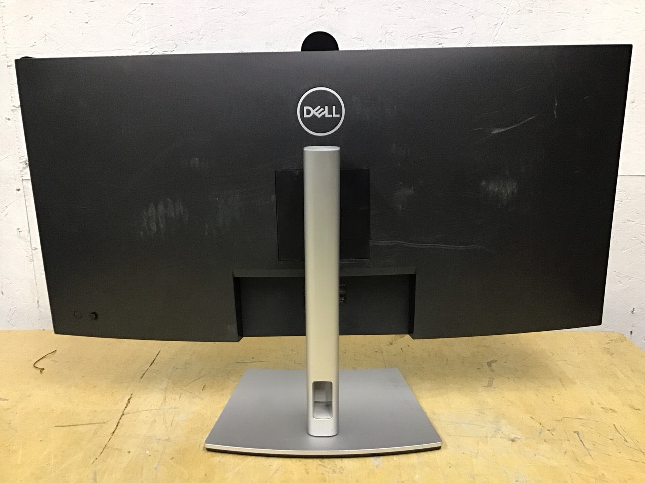 Dell UltraWide 34" 2K QHD 3440x1440 60Hz Curved Screen LED Monitor P3424WEB READ