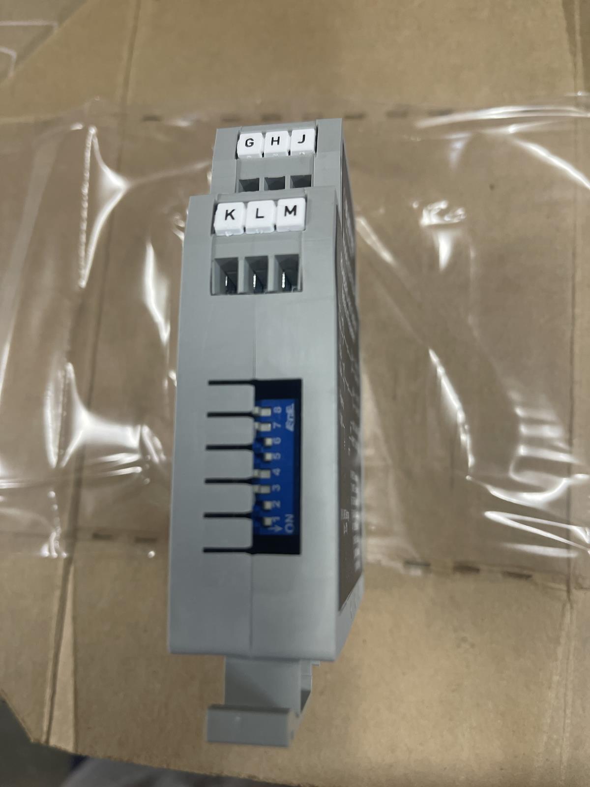 Black Box 485 ISO Din Rail Repeater DIN RAIL REPEATERS WITH OPTO-I ICD102A
