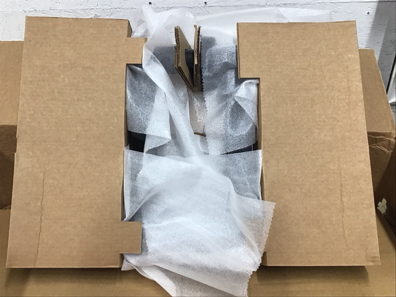 Peerless Articulating TV Wall Mount 32"-80" /w Cable Management PLA50-UNLP-GB