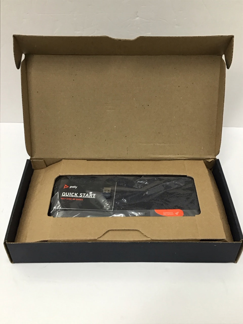Poly Sync 40  USB-A USB-C Speakerphone Black 218765-01 /w Dongle 772C5AA