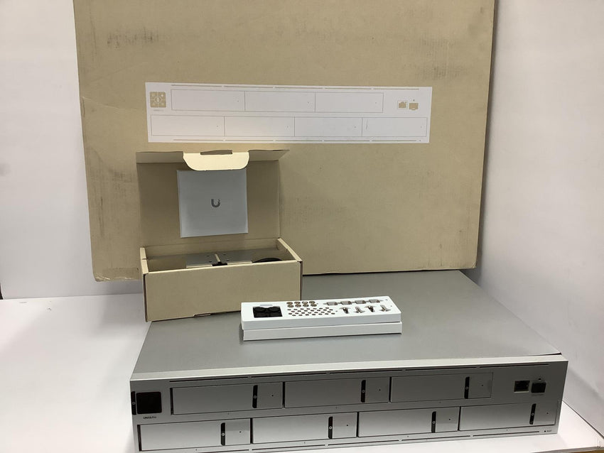 Ubiquiti UniFi UNAS Pro 7-Bay NAS Enclosure UNAS-PRO READ