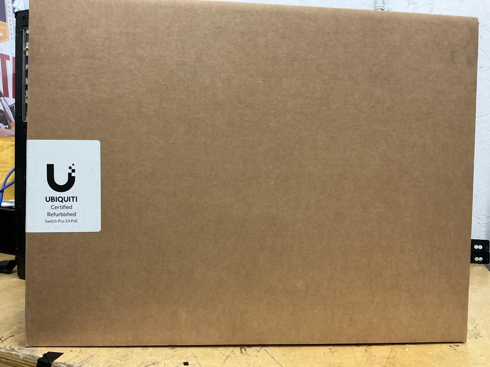 UBIQUITI UNIFI 24-Port Gigabit Switch Pro POE Network  USW-PRO-24-POE
