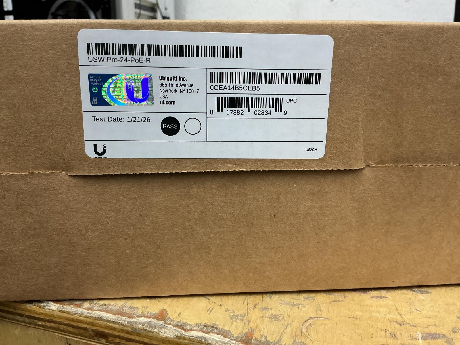 UBIQUITI UNIFI 24-Port Gigabit Switch Pro POE Network  USW-PRO-24-POE