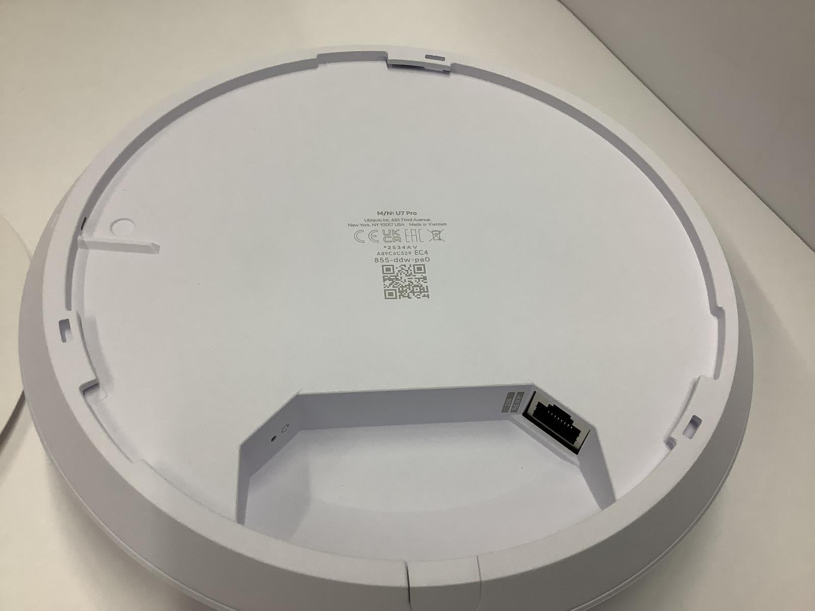 Ubiquiti U7 Pro Ceiling-Mounted Wi-Fi 7 Access Point AP U7-PRO-US