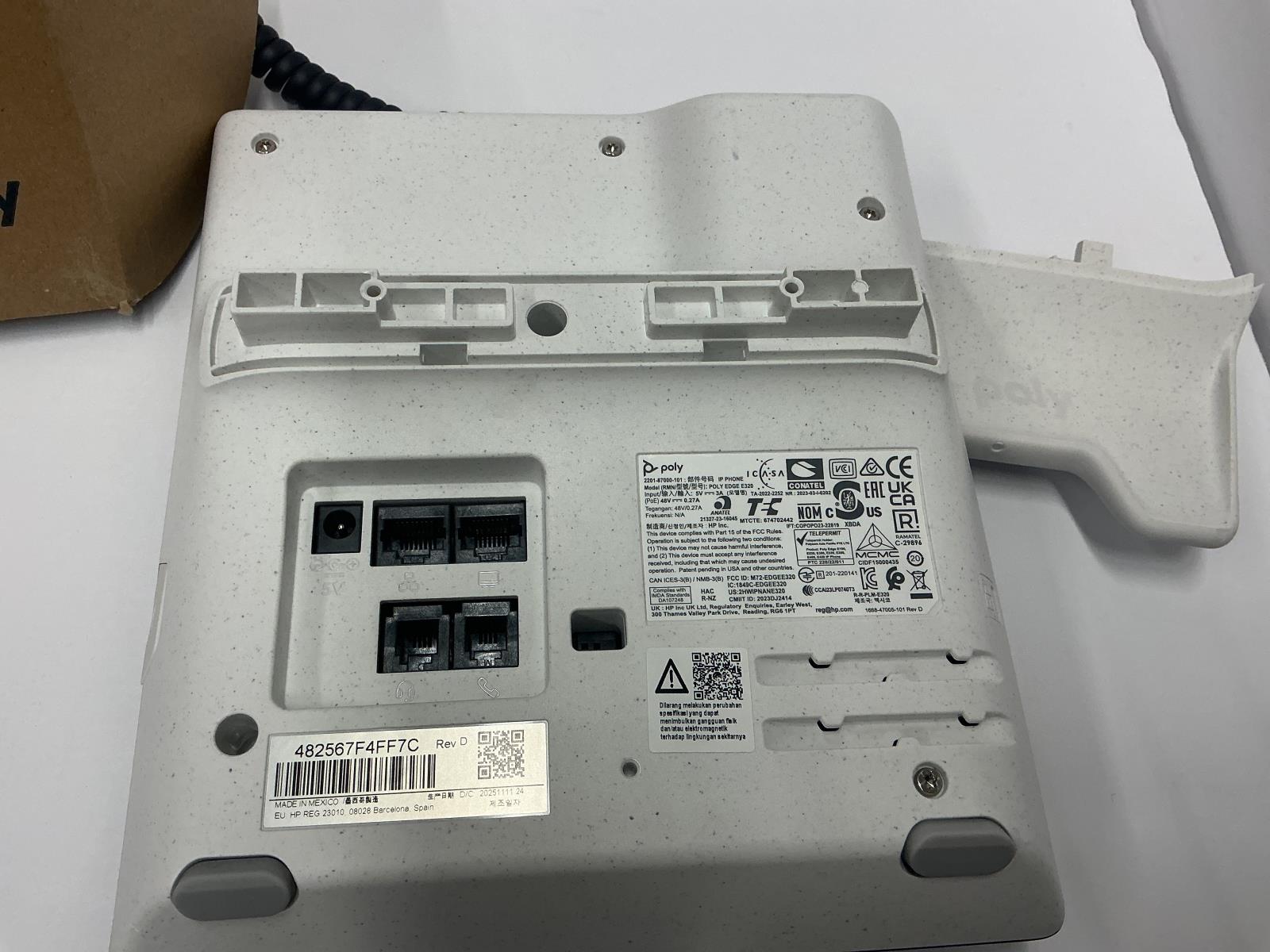 Poly Edge E320 IP Phone and PoE-enabled READ 82M88AA